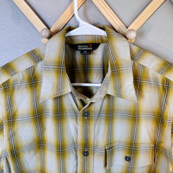 Royal Robbins Yellow Plaid Short Sleeves Button Up Shirt Men's Medium Everyday - Picture 5 of 7